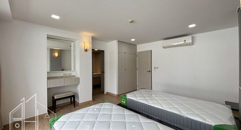 À louer 2 chambres condo à Watthana, Bangkok