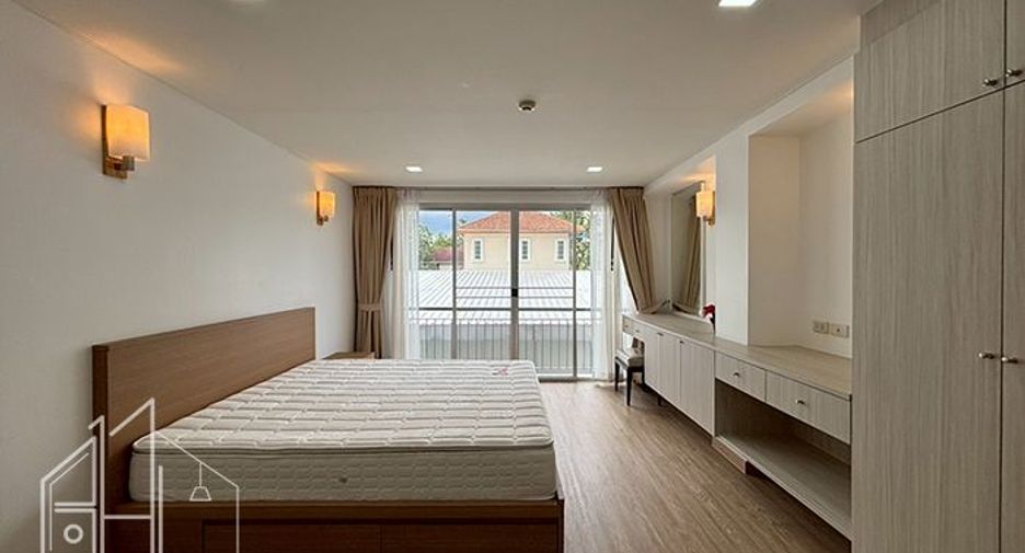 À louer 2 chambres condo à Watthana, Bangkok