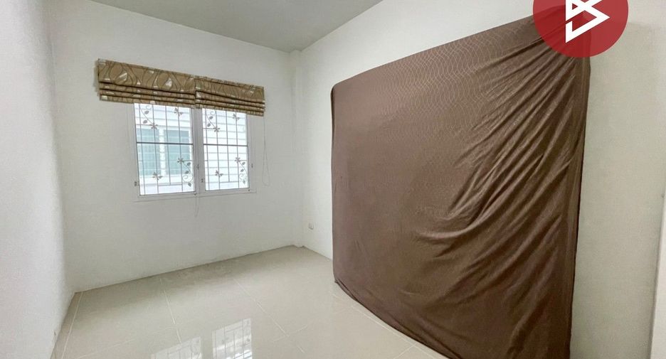 For sale 3 bedrooms townhouse in Mueang Chon Buri, Chonburi