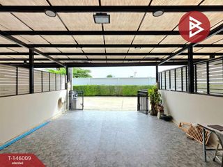Casa adosada en venta de estudio en Thung Khru, Bangkok