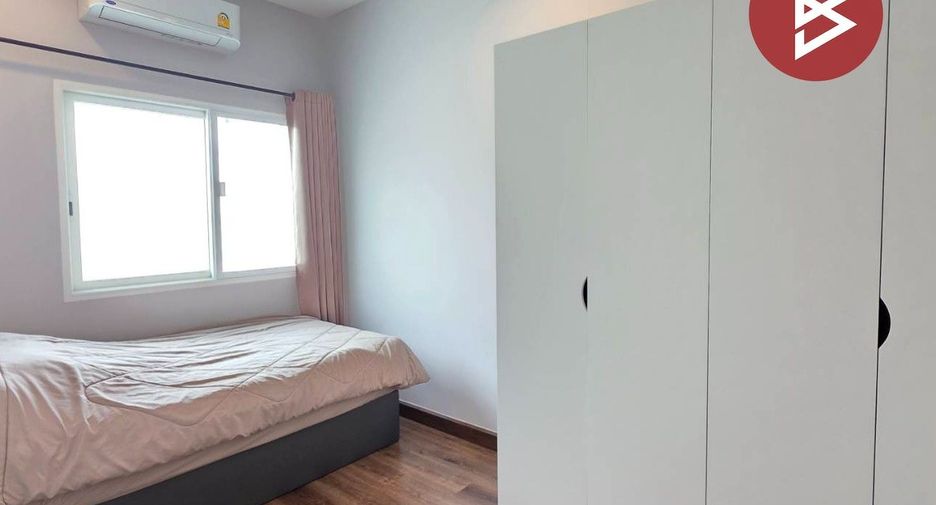 Casa adosada en venta de estudio en Thung Khru, Bangkok