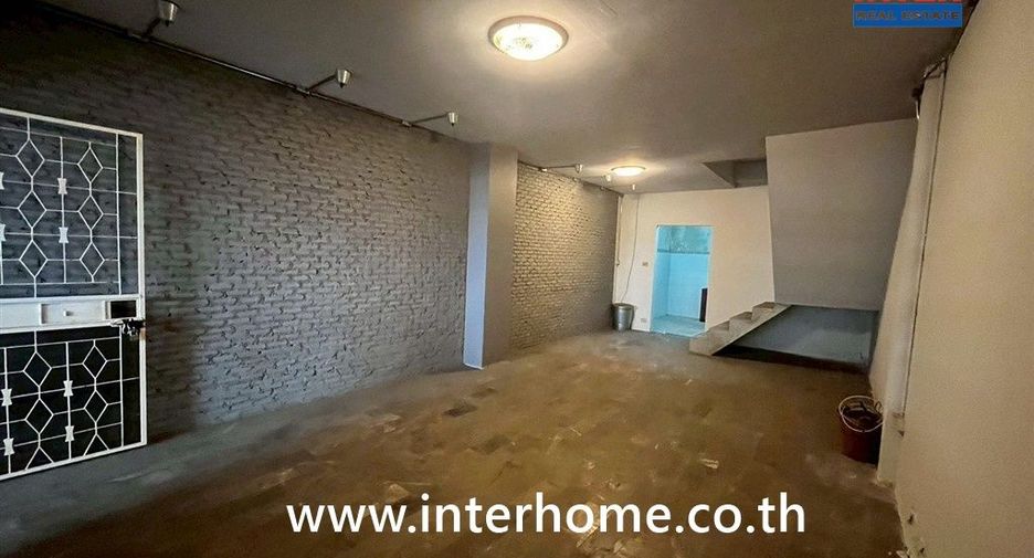 For sale 2 bedrooms townhouse in Khlong Sam Wa, Bangkok