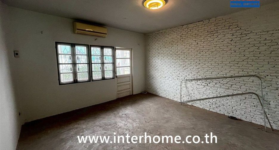 For sale 2 bedrooms townhouse in Khlong Sam Wa, Bangkok