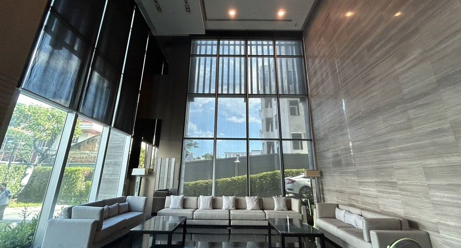 For sale 2 bedrooms condo in Phaya Thai, Bangkok