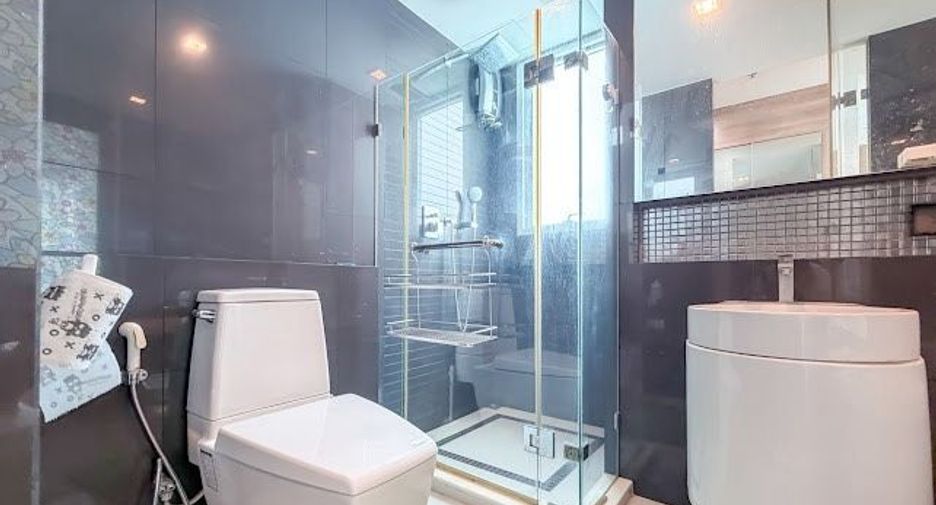For sale 2 bedrooms condo in Phaya Thai, Bangkok