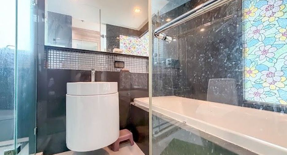 For sale 2 bedrooms condo in Phaya Thai, Bangkok