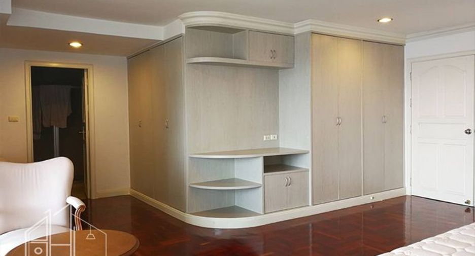For rent 3 ベッドルーム apartment in Khlong Toei, Bangkok