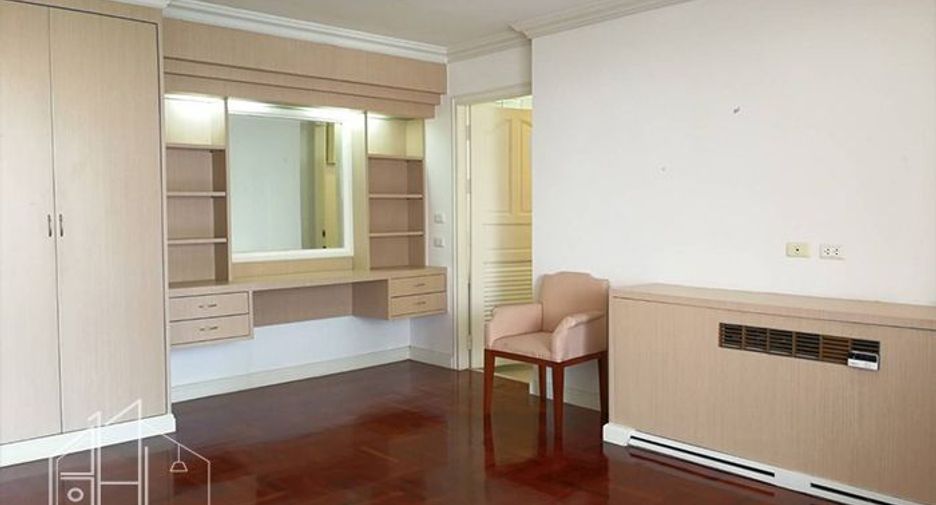 For rent 3 ベッドルーム apartment in Khlong Toei, Bangkok