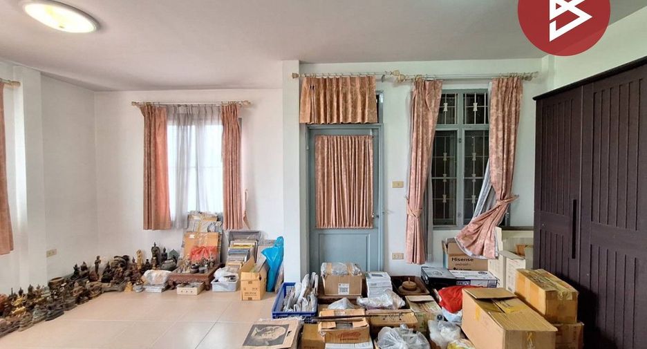 Reihenhaus zum Kauf mit 4 Zimmer in Min Buri, Bangkok