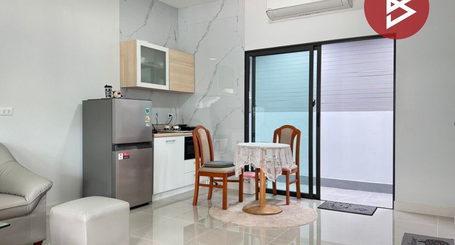 Casa adosada en venta de 2 habitaciones en Lam Luk Ka, Pathum Thani