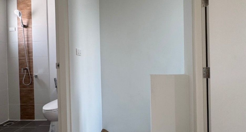 Casa adosada en venta de 2 habitaciones en Lam Luk Ka, Pathum Thani