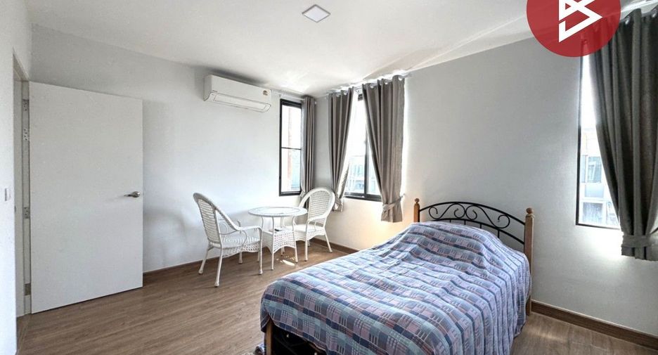 Casa adosada en venta de 2 habitaciones en Lam Luk Ka, Pathum Thani