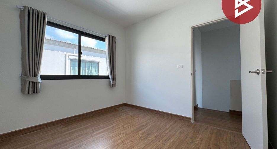Casa adosada en venta de 2 habitaciones en Lam Luk Ka, Pathum Thani