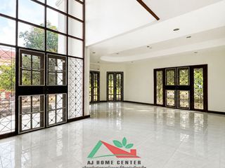 For sale 5 bedrooms house in Thawi Watthana, Bangkok