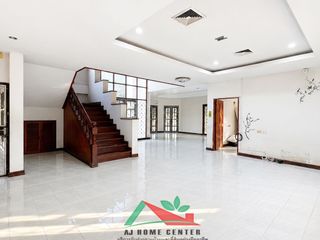 For sale 5 bedrooms house in Thawi Watthana, Bangkok