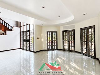 For sale 5 bedrooms house in Thawi Watthana, Bangkok