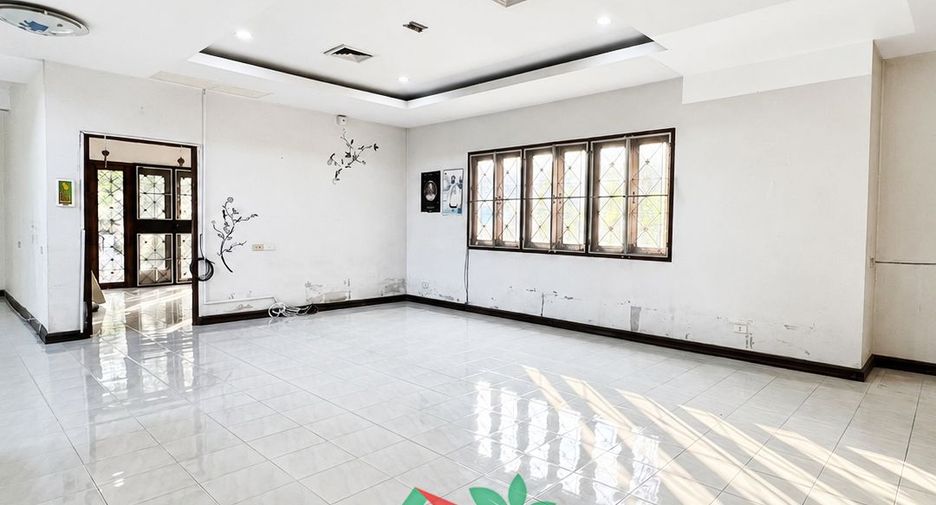 For sale 5 bedrooms house in Thawi Watthana, Bangkok
