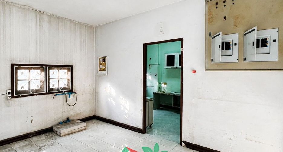 For sale 5 bedrooms house in Thawi Watthana, Bangkok