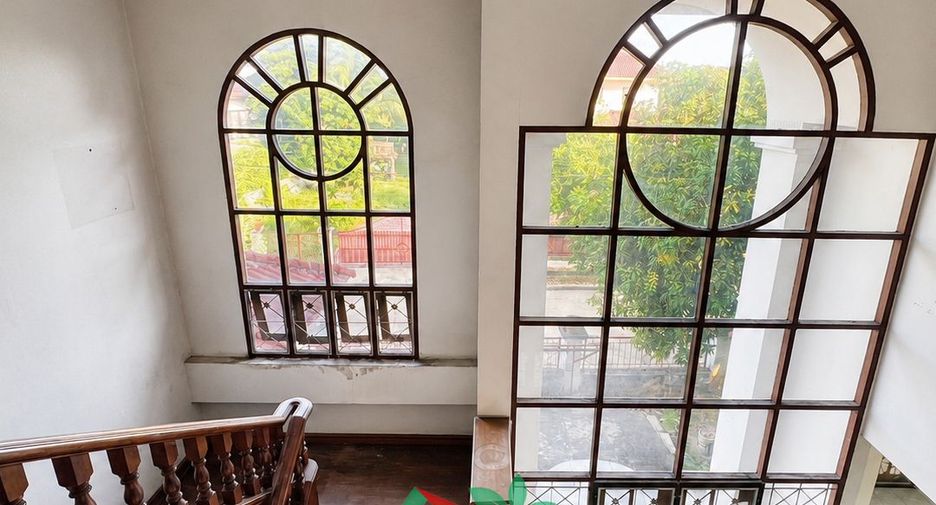 For sale 5 bedrooms house in Thawi Watthana, Bangkok