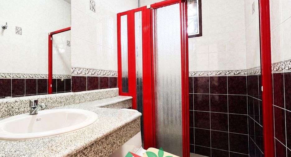 For sale 5 bedrooms house in Thawi Watthana, Bangkok