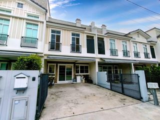For sale 3 bedrooms townhouse in Prawet, Bangkok