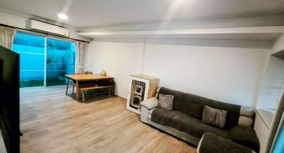 For sale 3 ベッドルーム townhouse in Prawet, Bangkok