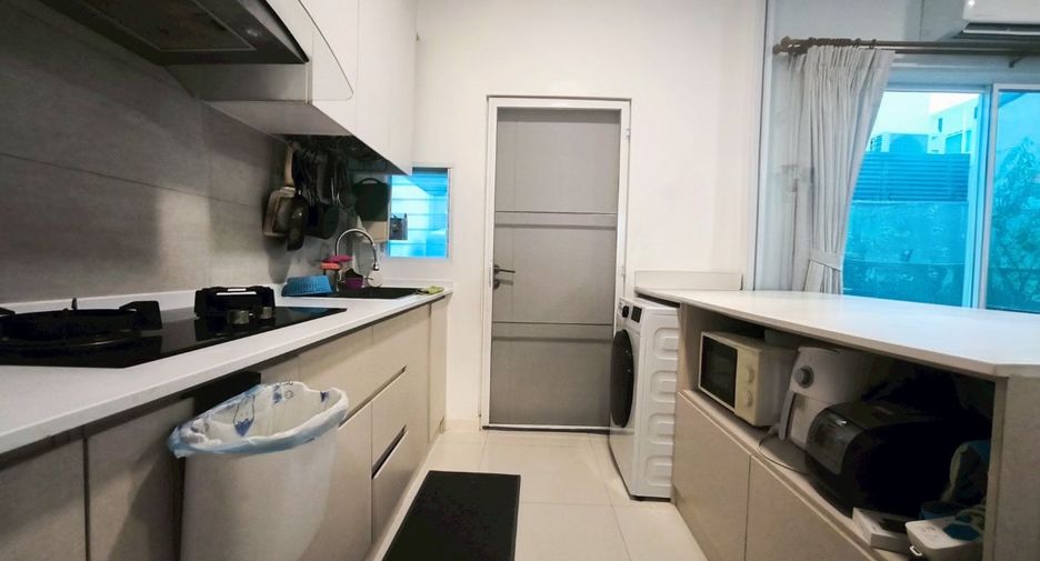 For sale 3 ベッドルーム townhouse in Prawet, Bangkok
