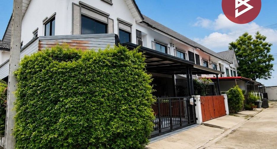 For sale 3 bedrooms townhouse in Mueang Chachoengsao, Chachoengsao
