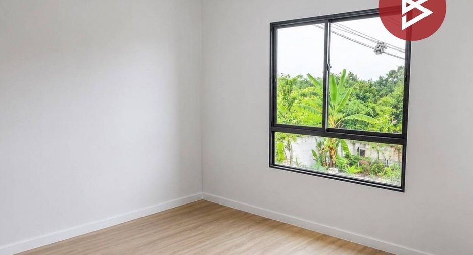 For sale 3 bedrooms townhouse in Mueang Chachoengsao, Chachoengsao