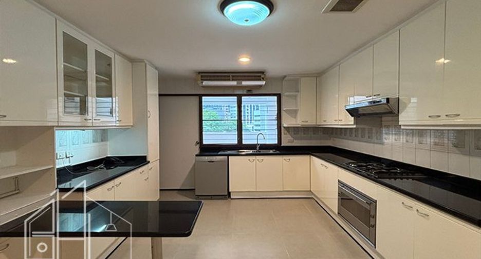 For rent 3 ベッドルーム condo in Khlong Toei, Bangkok