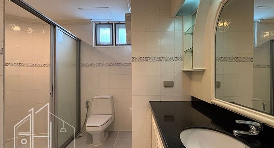 For rent 3 ベッドルーム condo in Khlong Toei, Bangkok
