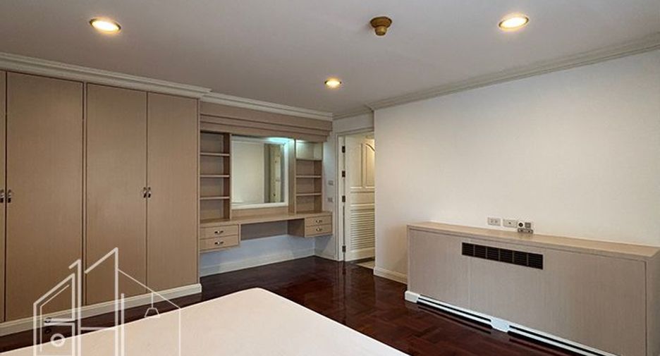 For rent 3 ベッドルーム condo in Khlong Toei, Bangkok