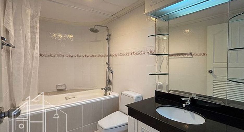 For rent 3 ベッドルーム condo in Khlong Toei, Bangkok