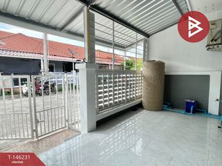 À vendre 2 chambres maison de ville à Phan Thong, Chonburi