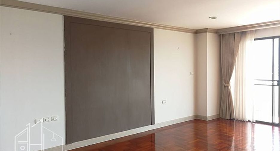 For rent 3 ベッドルーム apartment in Khlong Toei, Bangkok