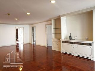 Apartamento en alquiler de 3 habitaciones en Khlong Toei, Bangkok