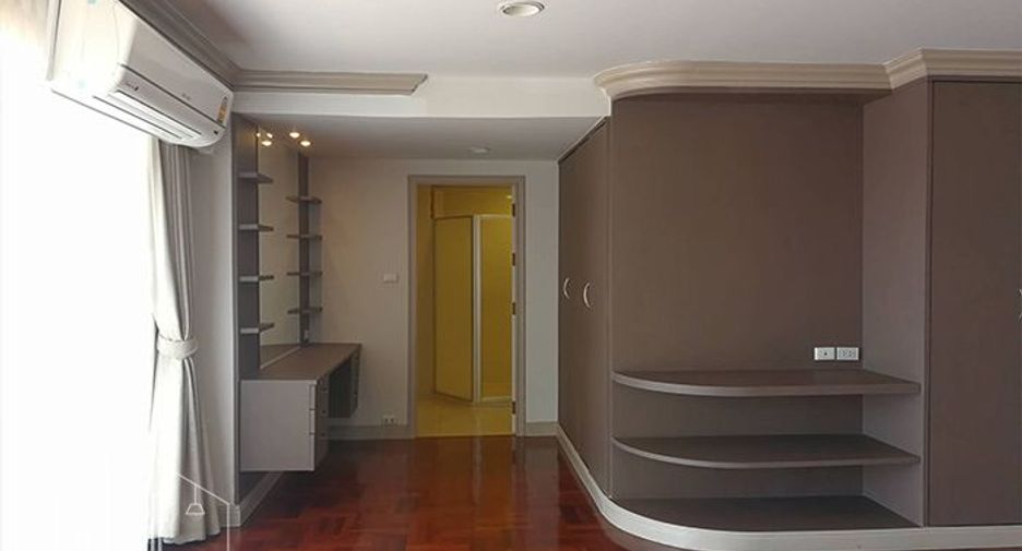 For rent 3 ベッドルーム apartment in Khlong Toei, Bangkok