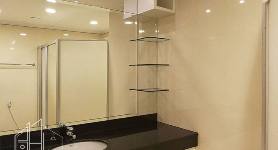For rent 3 ベッドルーム apartment in Khlong Toei, Bangkok