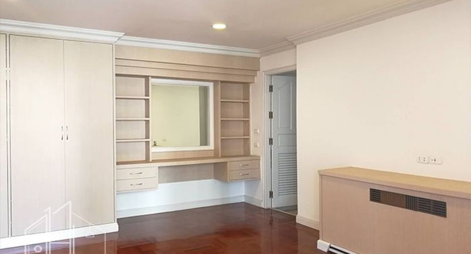 For rent 3 ベッドルーム apartment in Khlong Toei, Bangkok