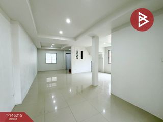For sale 3 bedrooms townhouse in Mueang Nakhon Pathom, Nakhon Pathom