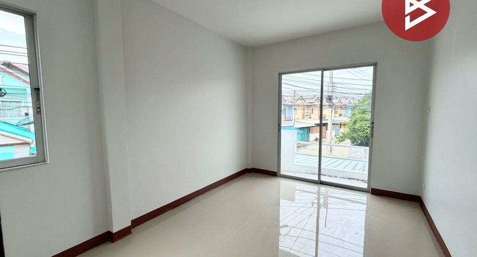 For sale 3 bedrooms townhouse in Mueang Nakhon Pathom, Nakhon Pathom