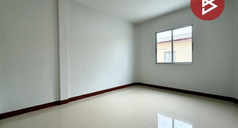 For sale 3 bedrooms townhouse in Mueang Nakhon Pathom, Nakhon Pathom
