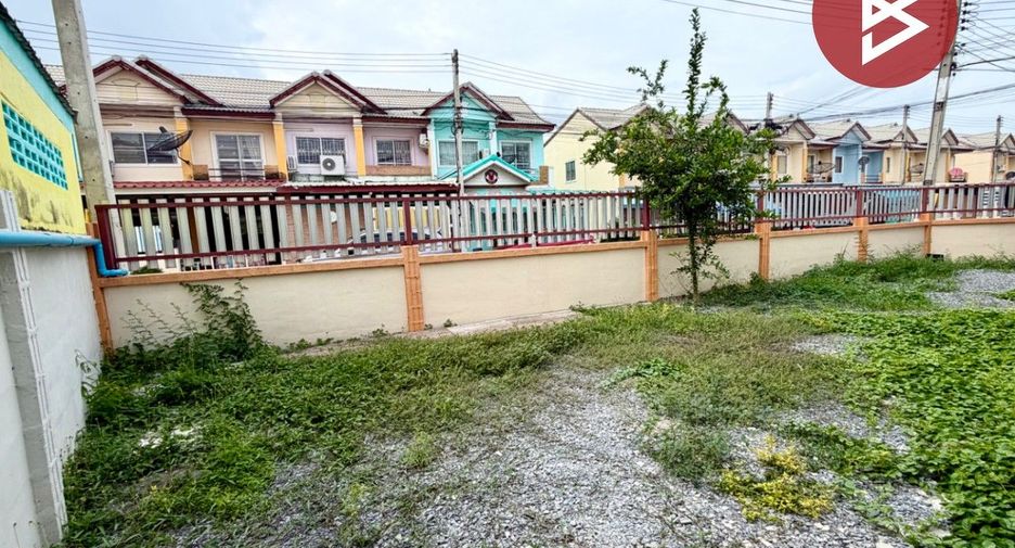 For sale 3 bedrooms townhouse in Mueang Nakhon Pathom, Nakhon Pathom