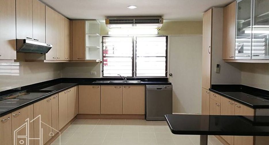 For rent 4 ベッドルーム apartment in Khlong Toei, Bangkok