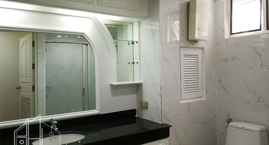 For rent 4 ベッドルーム apartment in Khlong Toei, Bangkok