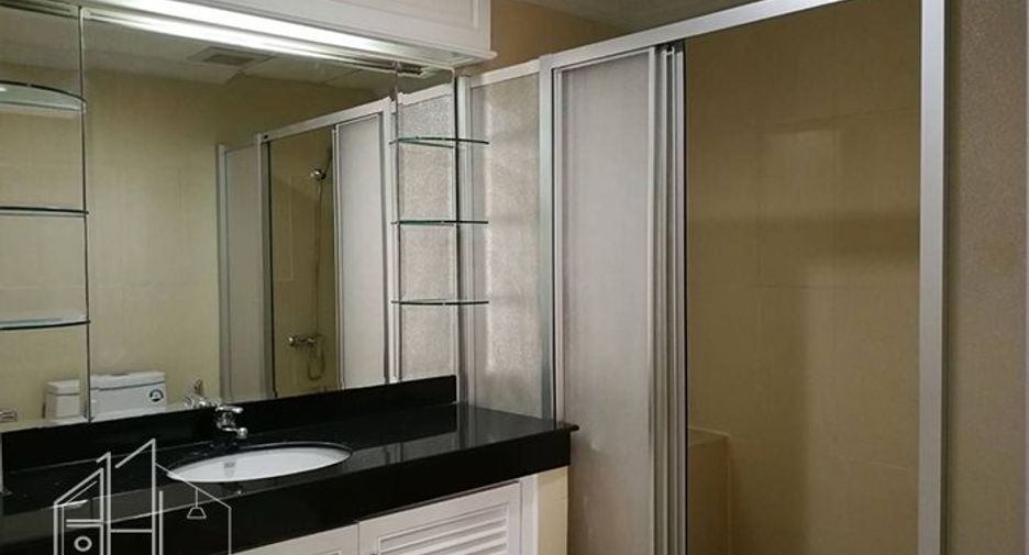 For rent 4 ベッドルーム apartment in Khlong Toei, Bangkok