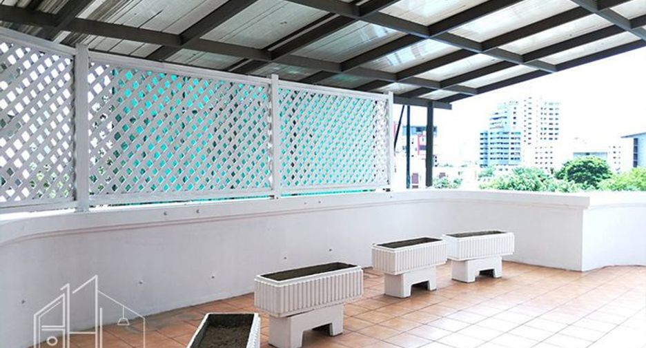 For rent 4 ベッドルーム apartment in Khlong Toei, Bangkok