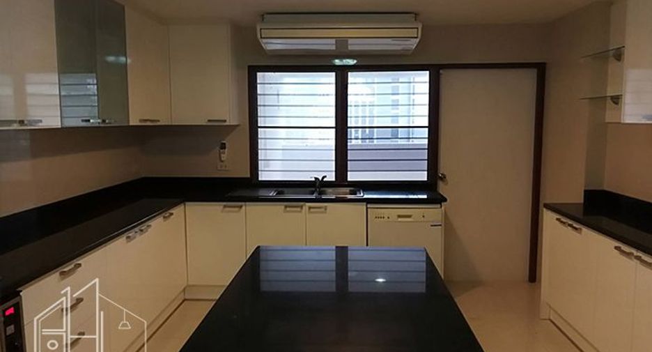For rent 4 ベッドルーム condo in Khlong Toei, Bangkok