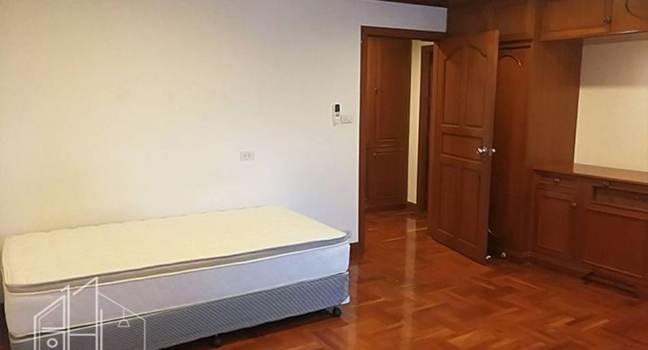 For rent 4 ベッドルーム condo in Khlong Toei, Bangkok
