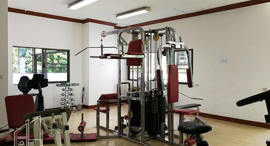 For rent 4 ベッドルーム condo in Khlong Toei, Bangkok